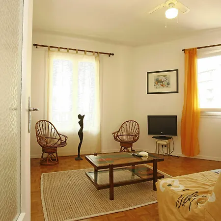 Comedie De Apartamento Nice
